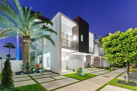 10561 NW 67th Terrace Doral FL 33178