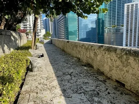 100 SE 2 Street Miami FL 33131