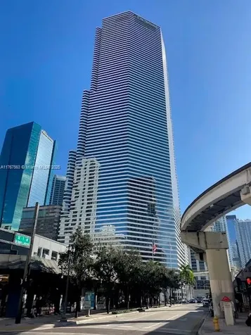 100 SE 2 Street Miami FL 33131