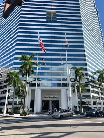 100 SE 2 Street Miami FL 33131