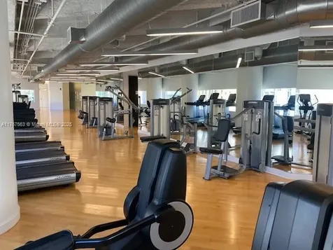 100 SE 2 Street Miami FL 33131