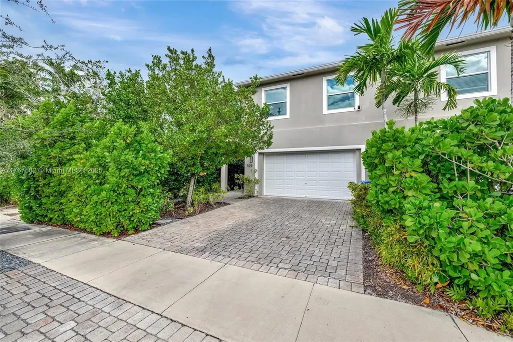 709 SW 17th Street Fort Lauderdale FL 33315
