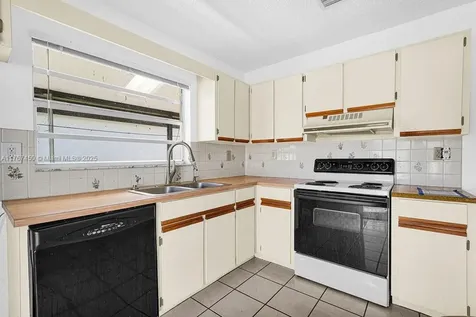 14621 S Beckley Square Davie FL 33325