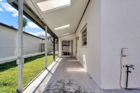 14621 S Beckley Square Davie FL 33325