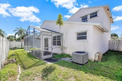 14621 S Beckley Square Davie FL 33325