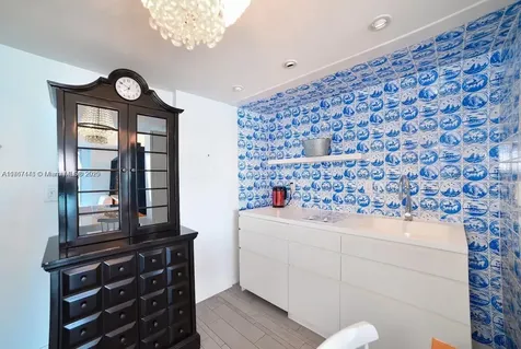 1100 West Avenue Miami Beach FL 33139