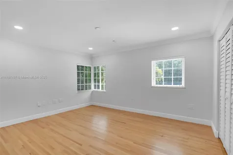 5736 SW 31st Street Miami FL 33155