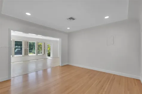 5736 SW 31st Street Miami FL 33155