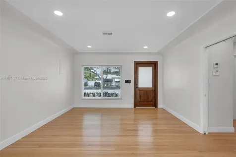 5736 SW 31st Street Miami FL 33155