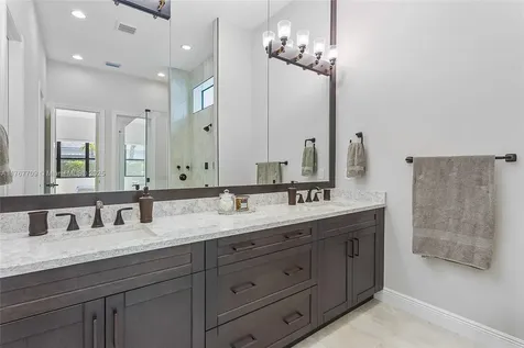 13471 Artisan Circle Palm Beach Gardens FL 33418