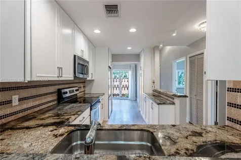 4291 S Pine Island Road Davie FL 33328