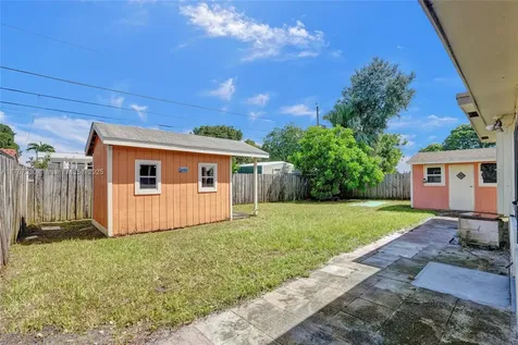8821 NW 11th Street Pembroke Pines FL 33024