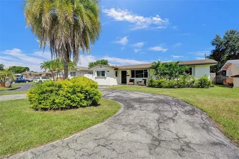 8821 NW 11th Street Pembroke Pines FL 33024