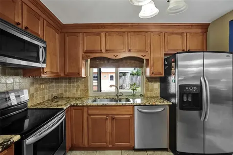 8821 NW 11th Street Pembroke Pines FL 33024