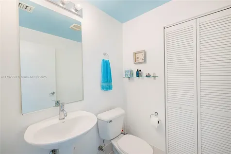 888 Biscayne Boulevard Miami FL 33132
