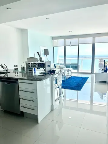 888 Biscayne Boulevard Miami FL 33132