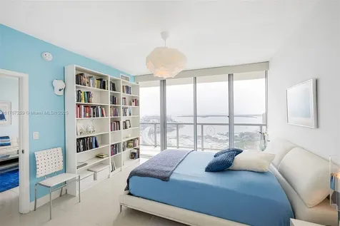 888 Biscayne Boulevard Miami FL 33132
