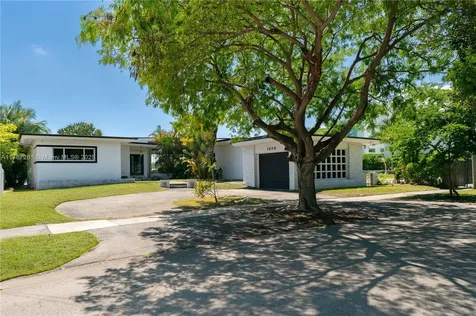 1820 Daytonia Road Miami Beach FL 33141