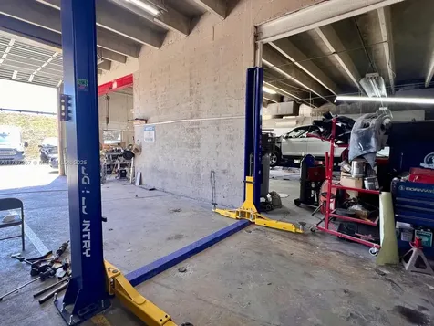 Body Shop Business For Sale Hialeah FL 33014