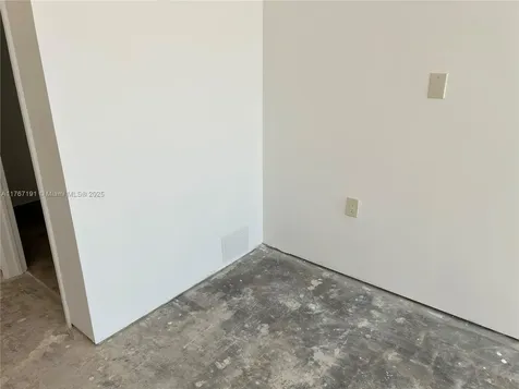 1261 NW 29th Street Miami FL 33142