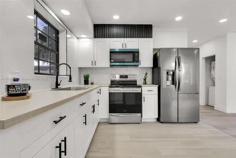 2283 NW 86th Terrace Miami FL 33147
