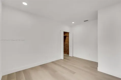 2283 NW 86th Terrace Miami FL 33147