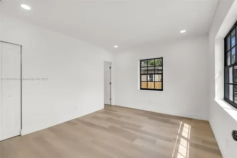 2283 NW 86th Terrace Miami FL 33147