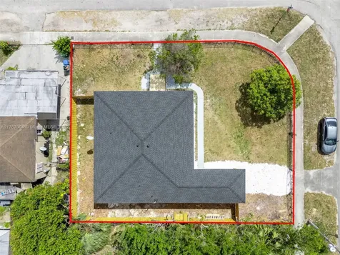 2283 NW 86th Terrace Miami FL 33147