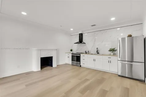 2283 NW 86th Terrace Miami FL 33147