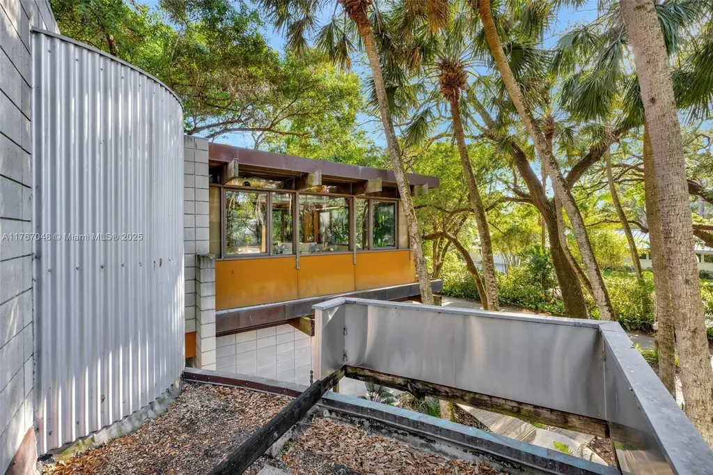 2410 SW 29th Way Fort Lauderdale FL 33312