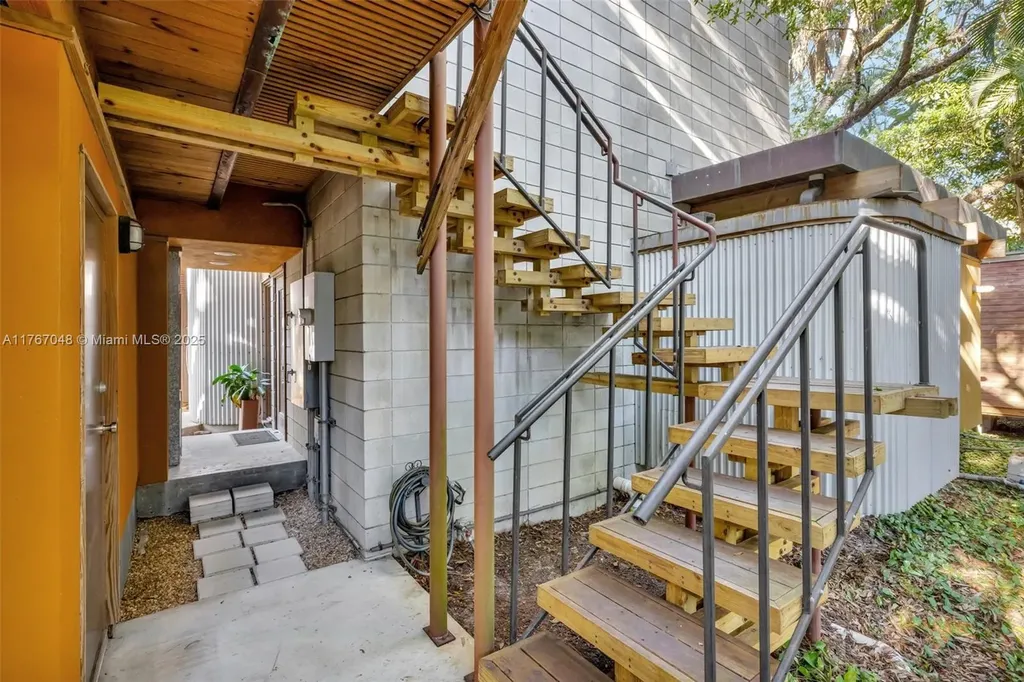 2410 SW 29th Way Fort Lauderdale FL 33312