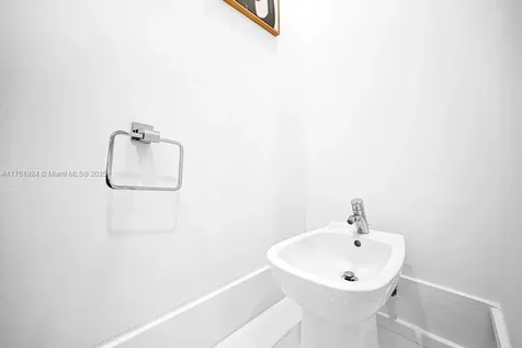 1098 Hunting Lodge Drive Miami Springs FL 33166