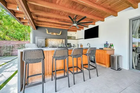 1098 Hunting Lodge Drive Miami Springs FL 33166