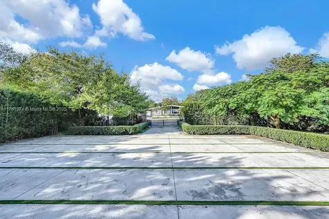 1098 Hunting Lodge Drive Miami Springs FL 33166