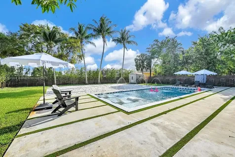 1098 Hunting Lodge Drive Miami Springs FL 33166