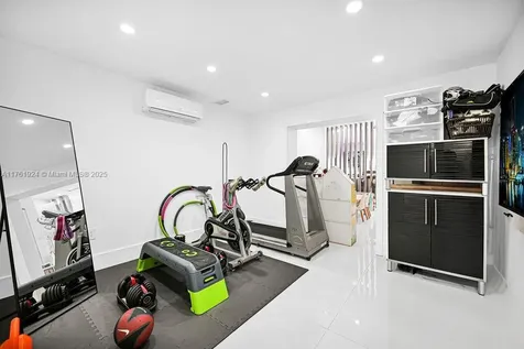 1098 Hunting Lodge Drive Miami Springs FL 33166