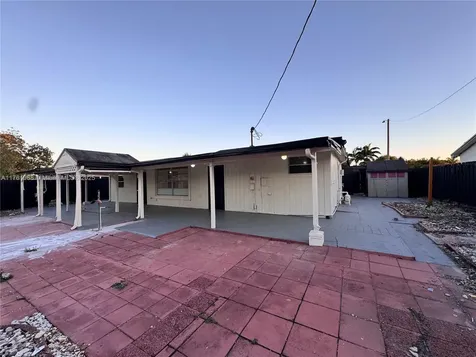 1145 W 70th Place Hialeah FL 33014