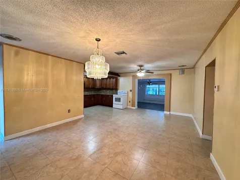 1145 W 70th Place Hialeah FL 33014