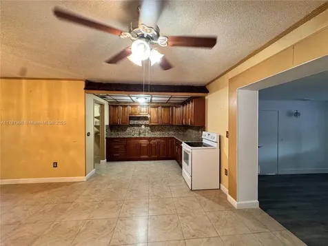 1145 W 70th Place Hialeah FL 33014