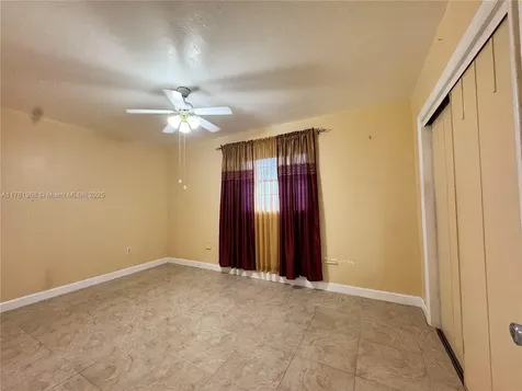 1145 W 70th Place Hialeah FL 33014