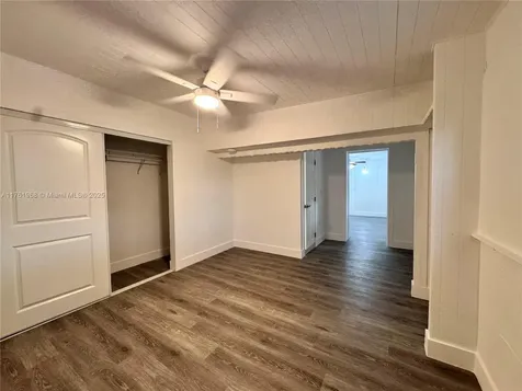 1145 W 70th Place Hialeah FL 33014