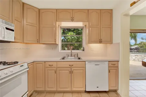 9105 SW 179th Street Palmetto Bay FL 33157