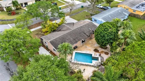 9105 SW 179th Street Palmetto Bay FL 33157
