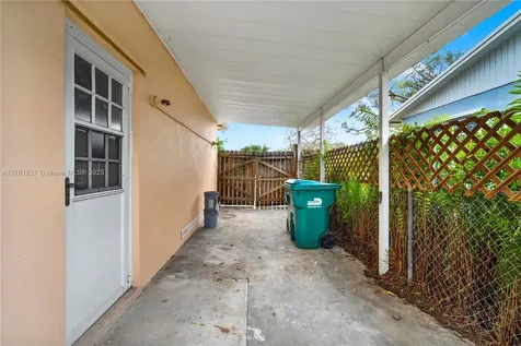 9105 SW 179th Street Palmetto Bay FL 33157