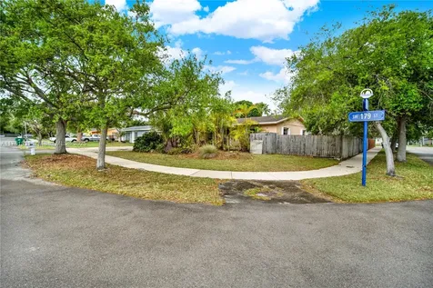 9105 SW 179th Street Palmetto Bay FL 33157