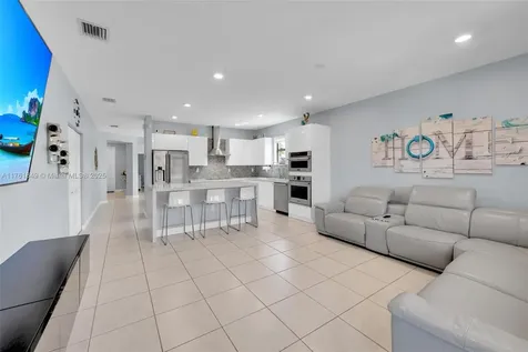 2594 SE 2nd Street Homestead FL 33033