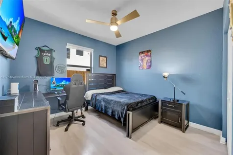 2594 SE 2nd Street Homestead FL 33033