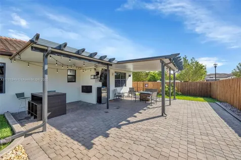 2594 SE 2nd Street Homestead FL 33033