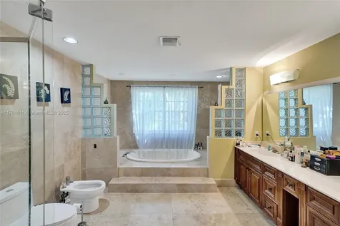 10643 NW 54th Street Doral FL 33178