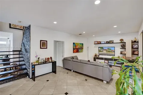 10643 NW 54th Street Doral FL 33178